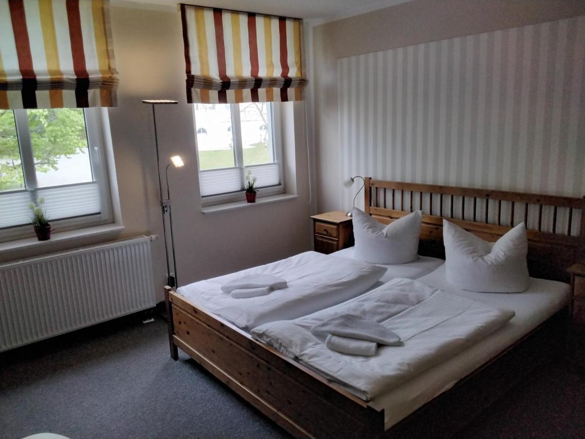 וארן Hotel Am Weinbergschloss מראה חיצוני תמונה
