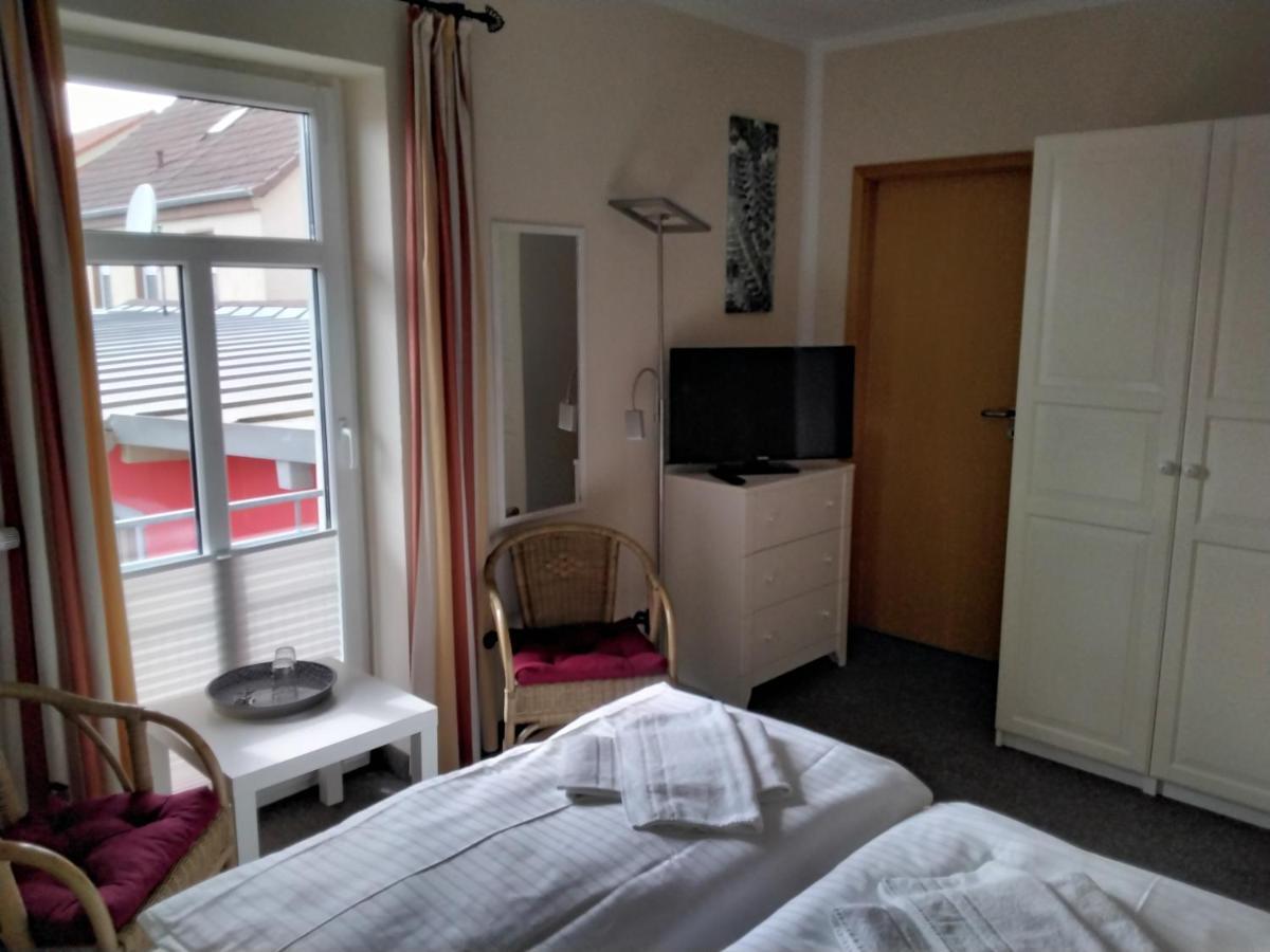 וארן Hotel Am Weinbergschloss מראה חיצוני תמונה